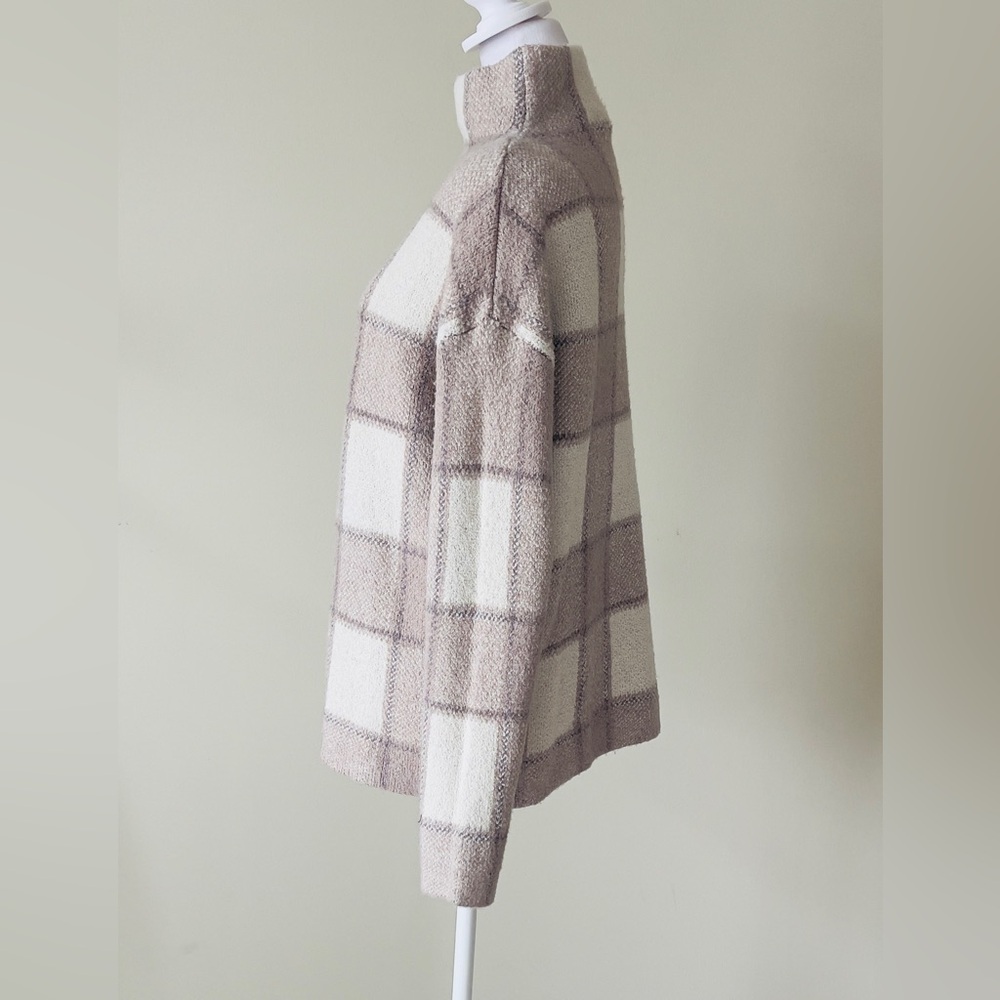 Christian Siriano  Long Sleeve Mock Neck Beige & Cream Plaid Sweater Size Small - Picture 2 of 5